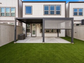 Building Photo - 817 Kamano Ave