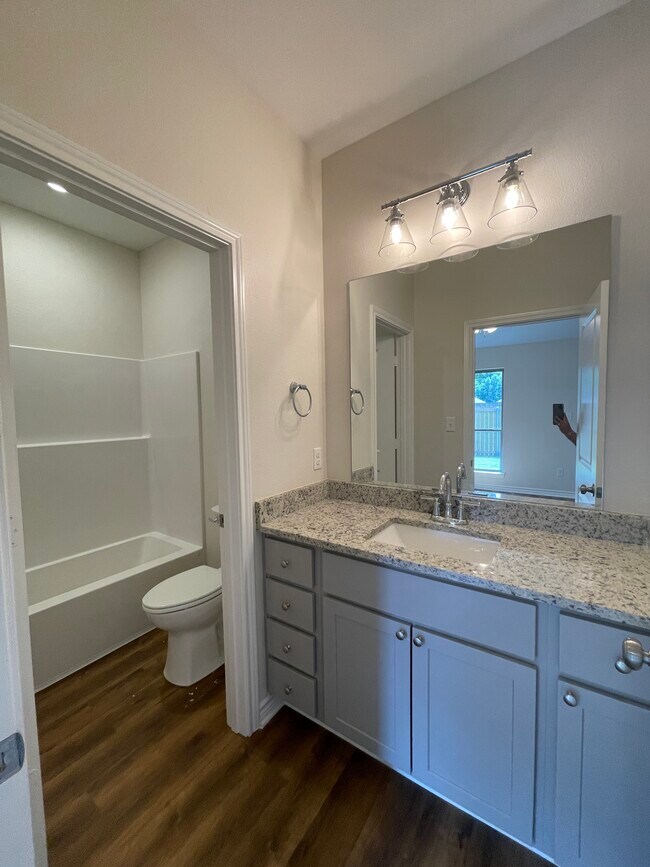 Foto del edificio - 4073 County Rd 152 W