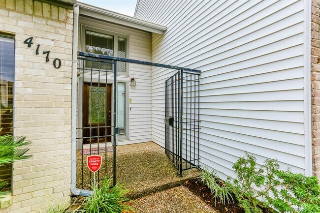 Building Photo - 4170 Meyerwood Dr