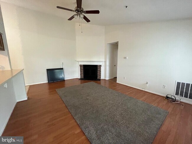 Foto del edificio - 1403 Sage Ln