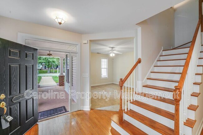 Foto del edificio - 2232 Blue Hampton Ln