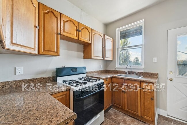 Building Photo - 1520 Beechview Ave