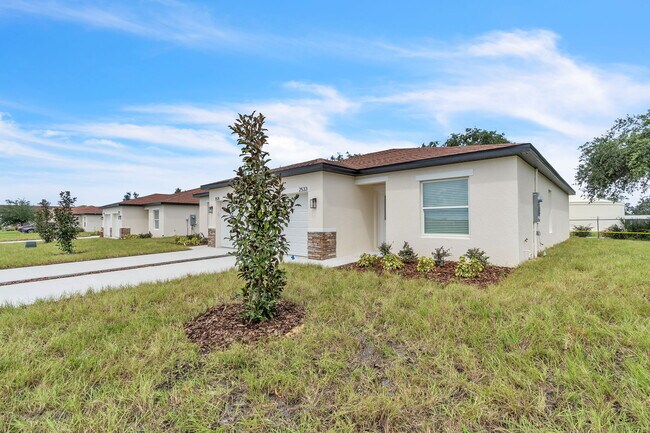 Foto del edificio - 2533 Slim Haywood Ave