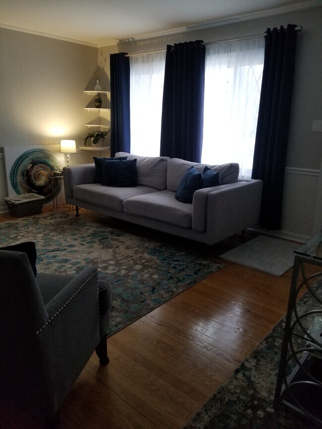 Open Floor Plan - 964 Oakwood Ave
