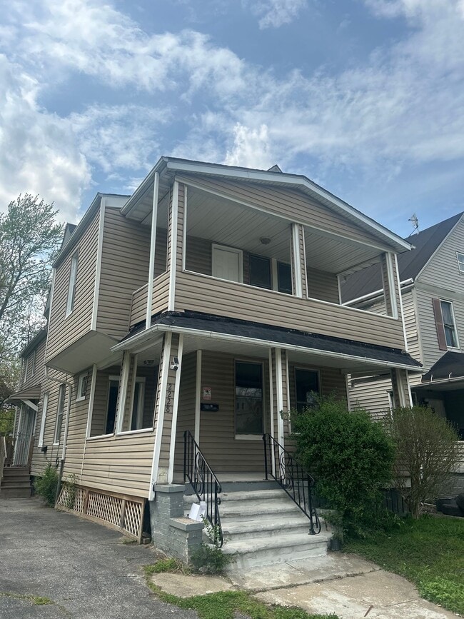 Building Photo - 2228 E 78th St