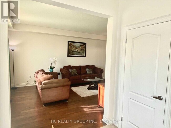 Building Photo - 33 Carratuck St