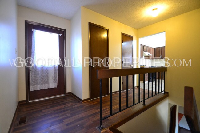 Building Photo - 5004 Aspen Dr