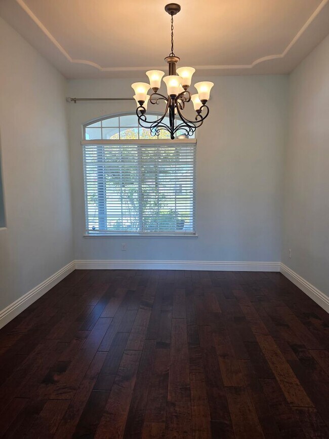 Foto del edificio - 8309 Waterfield Dr
