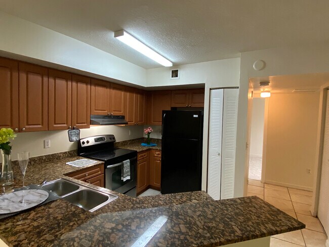 Foto del edificio - 17602 NW 25th Ave