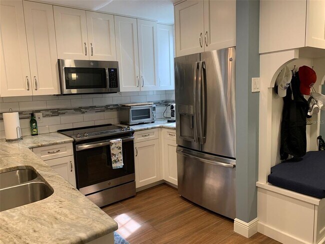 Building Photo - 3604 54th Dr W