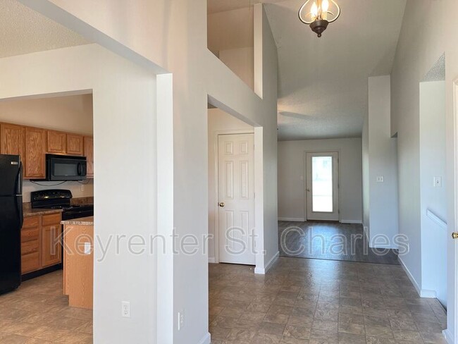 Building Photo - 7058 Whisper Creek Dr