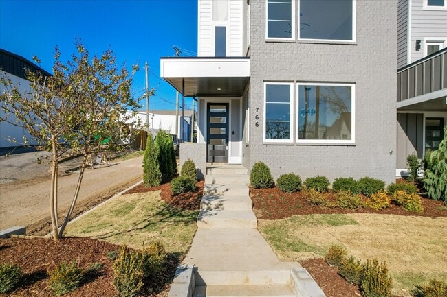 Building Photo - 766 Alloway St