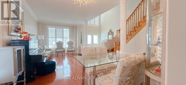 Building Photo - 85 Gemini Crescent