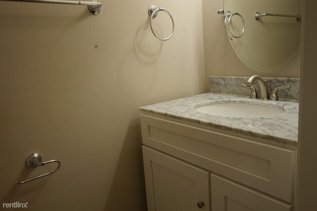 Foto del edificio - 3 br, 2.5 bath Townhome - 1234 W Cross St