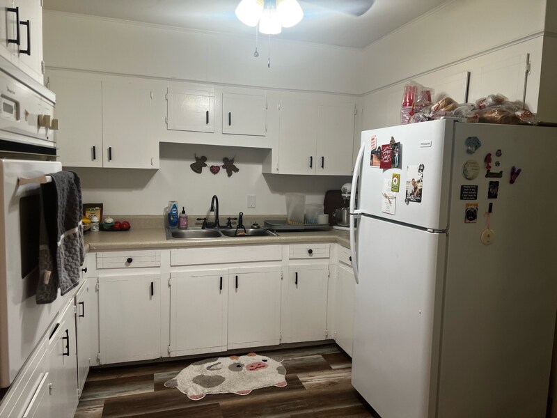 Primary Photo - 126 Creekside Dr
