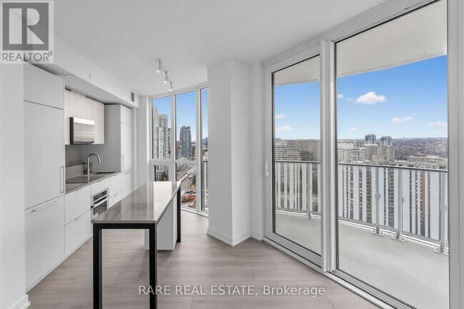 Photo du bâtiment - 1 Fairview Rd E