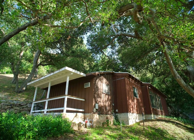 Building Photo - 9710 Mistletoe Rd
