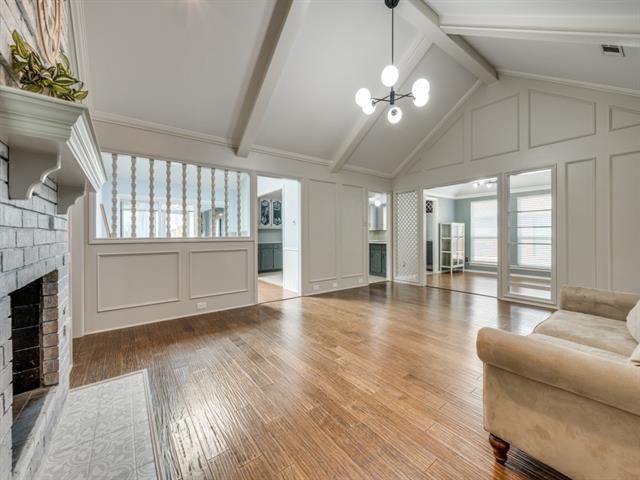 Foto del edificio - 1528 Sugar Creek Dr