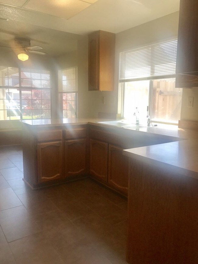 Building Photo - Open Concept. Shed Included. A Must See