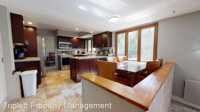 Building Photo - 3 br, 2.5 bath House - 4624 Westbend