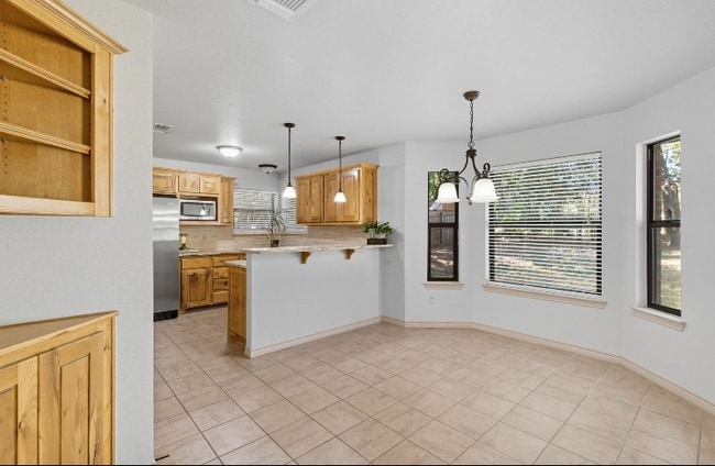 Building Photo - 220 Moonlight Trail