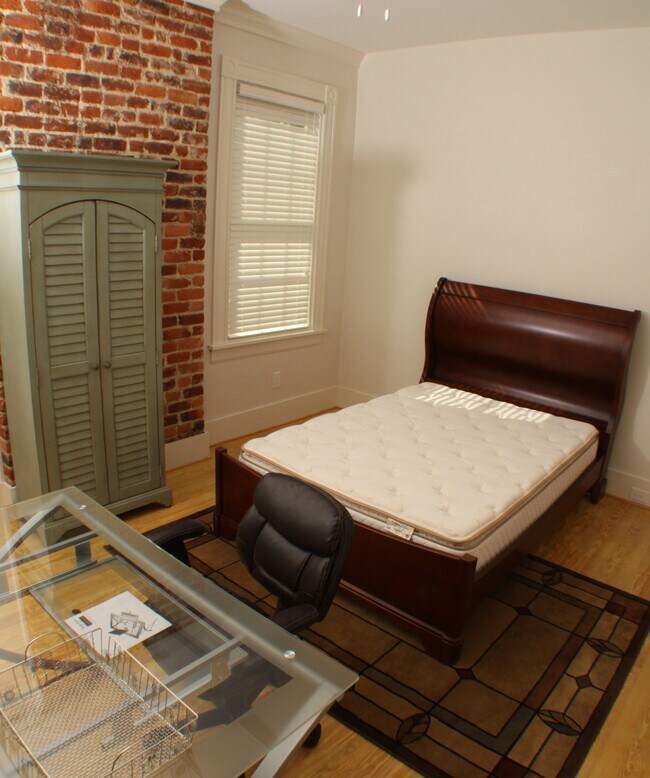 Foto del edificio - 2221 W Grace St