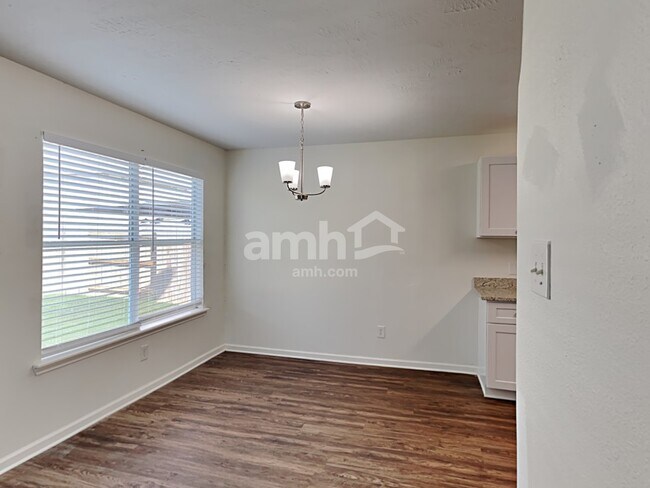 Foto del edificio - 4407 Crossvine Ave