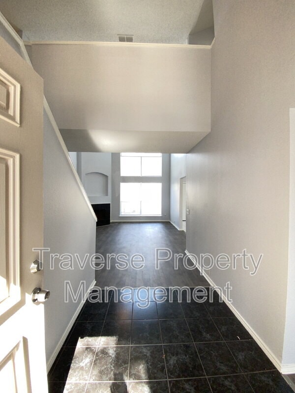 Building Photo - 5204 Vista Verde Dr