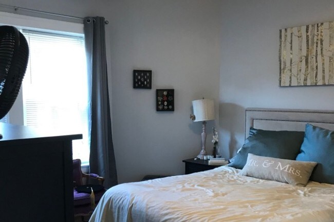 Foto del edificio - 535 W Addison St