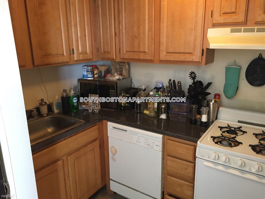Primary Photo - 385 Dorchester St