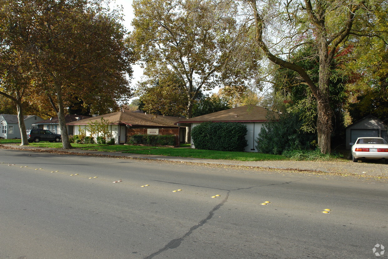 Building Photo - 412 W Sacramento Ave