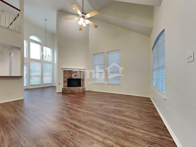 Building Photo - 156 Weston Ct