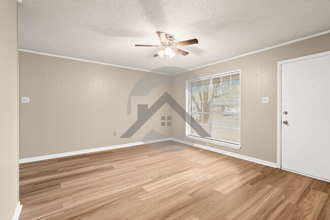 Foto del edificio - 2403 Broadview Ave