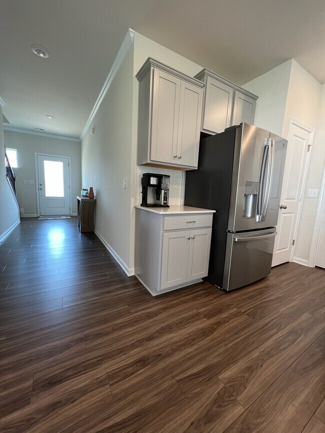 Building Photo - 105 Abersham Dr