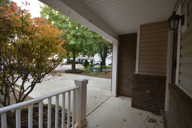 Building Photo - 224 Palmdale Ct