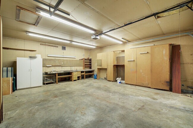 Building Photo - 2bd/1.5ba Redmond Home