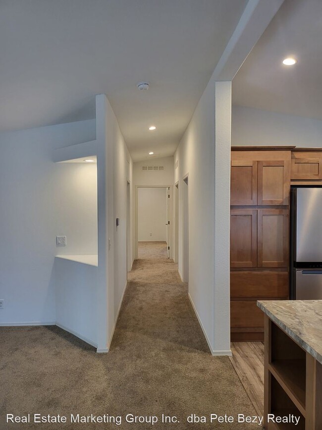 Building Photo - 3 br, 2 bath House - 418 Queen Ave