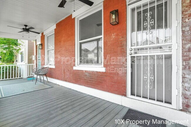 Foto del edificio - 851 Bellows Ave