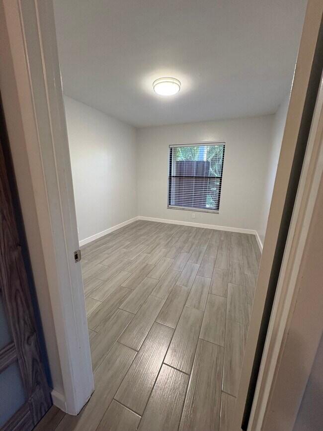 Foto del edificio - 51 Meadows Dr