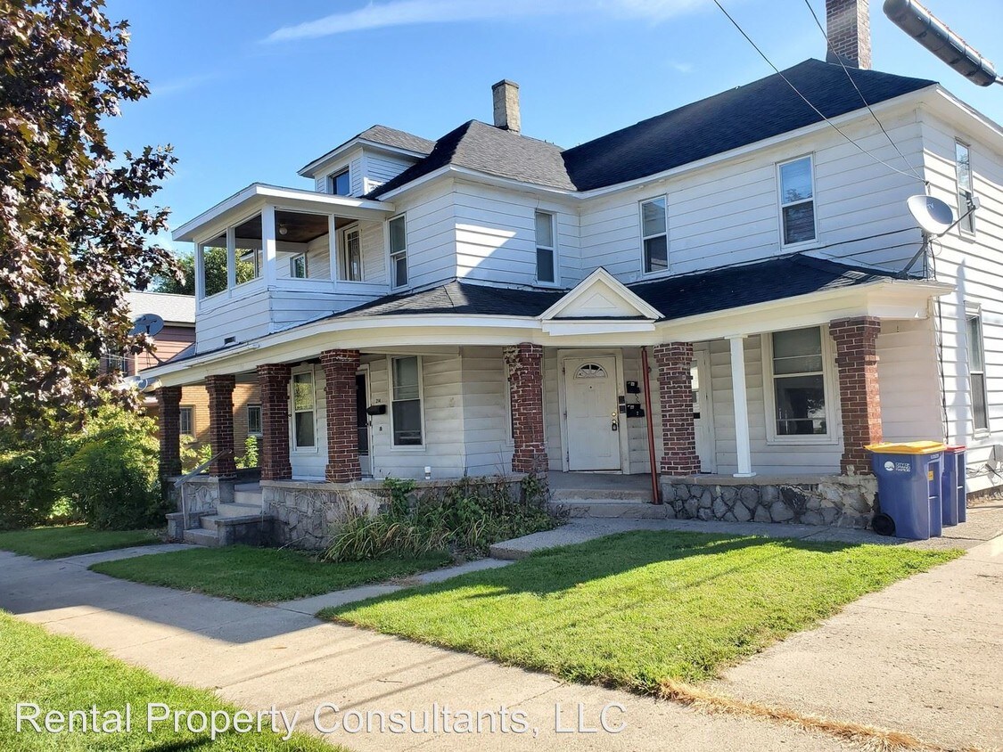 212 Garfield Ave NW, Grand Rapids, MI 49504 Apartment for Rent in