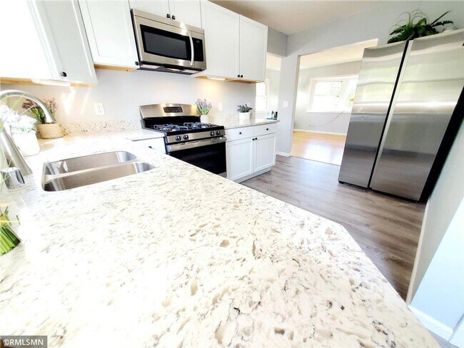 Building Photo - 4 br, 2 bath House - 4201 65Th Avenue N