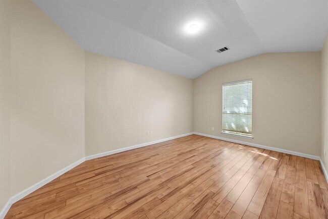 Building Photo - 298 Hogan