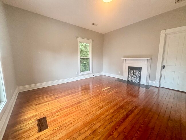Foto del edificio - 605 Taylor Ave