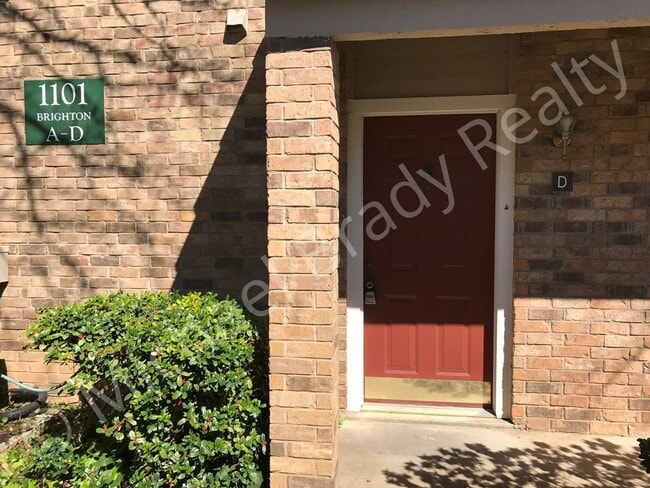 Building Photo - Move in Special! One Bedroom Condo! 1 mont...