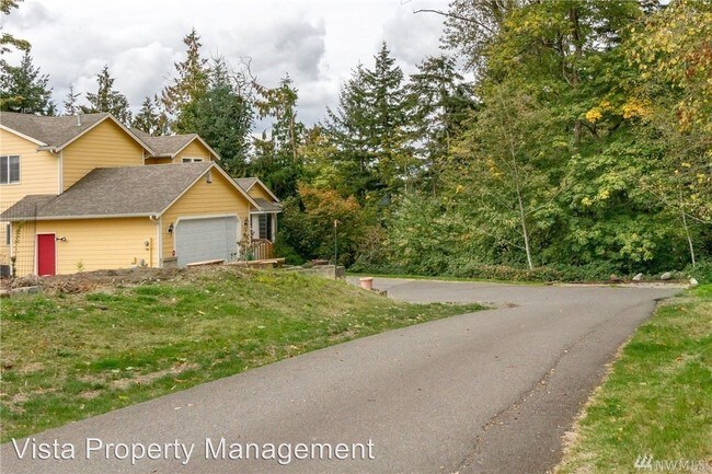 Building Photo - 1734 7th Ave SE