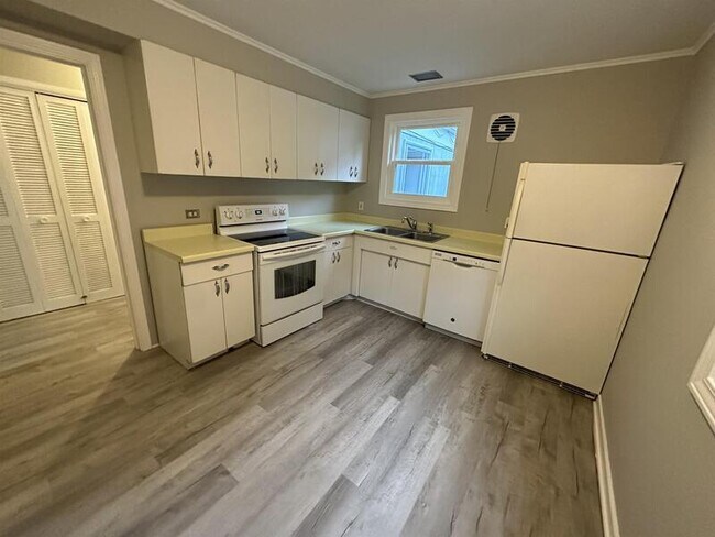 Foto del edificio - 17626 Hillside Ave