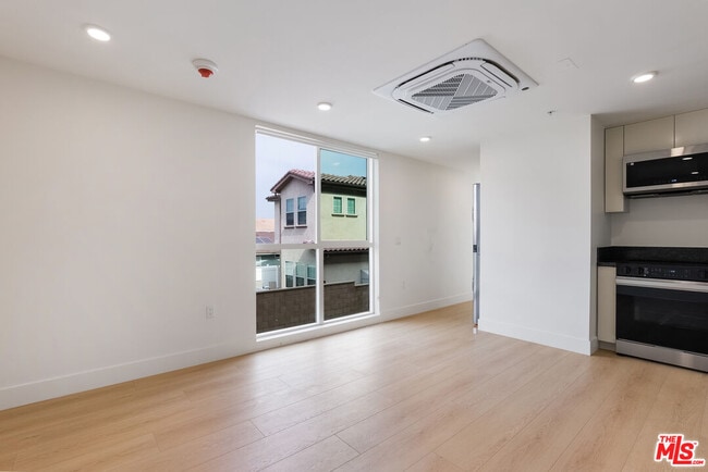 Building Photo - 8561 Belmont St