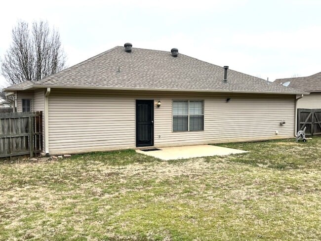 Building Photo - Nice 3 bedroom 2 bathroom Cabot, Arkansas Home