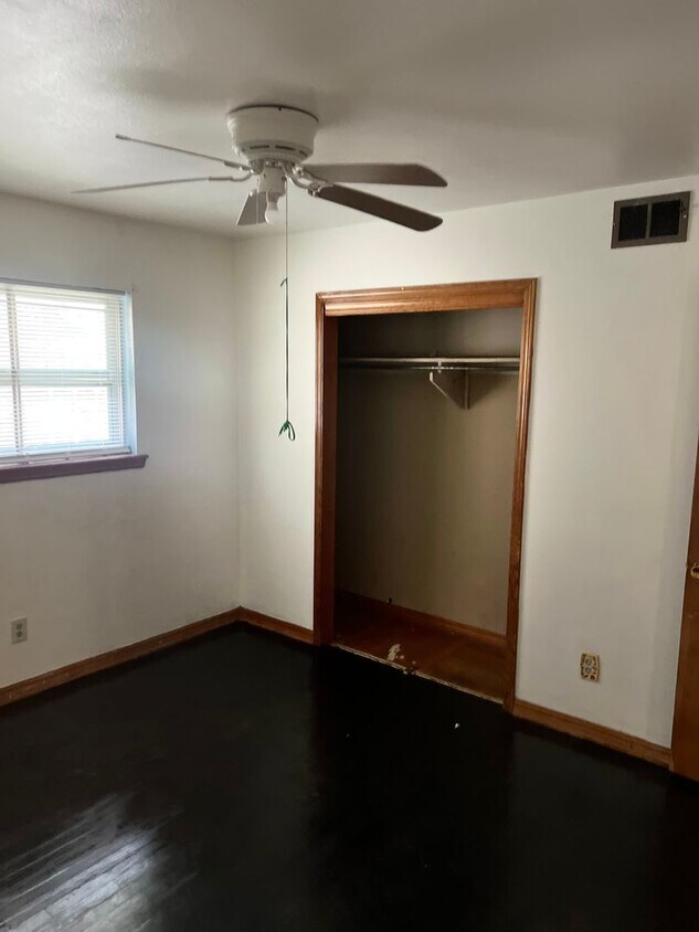 Foto del edificio - 1821 N Mitchell Dr