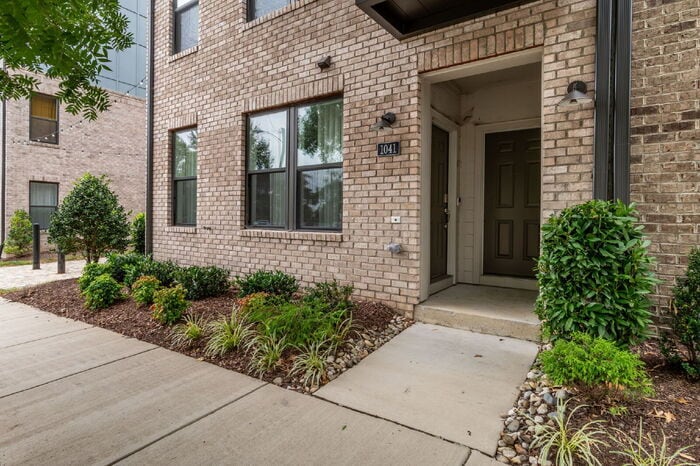 Expansive 3-Bedroom Condo featuring 2.5 Ba... - Expansive 3-Bedroom Condo featuring 2.5 Ba...